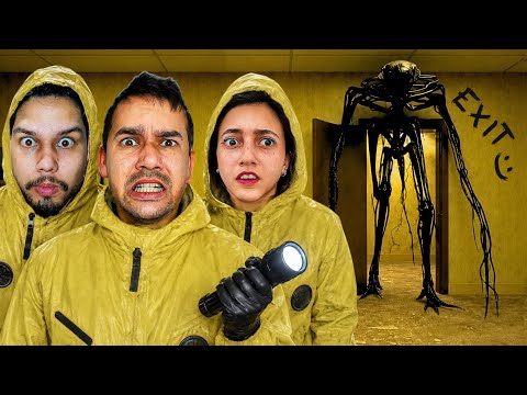 SOBREVIVEMOS AO PIOR NÍVEL DAS BACKROOMS - Escape the Backrooms thumbnail