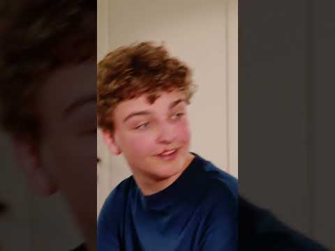 Kaj heeft weinig keuze vanavond 💋 #deeerstekeer  | NPO Zapp thumbnail