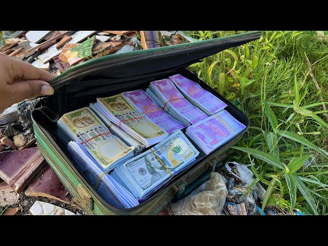 i Found a lots of Phones & Money From Garbae Dump thumbnail