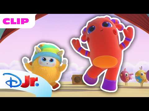 MeMo Shows BaBa How to Dance 😄❤️ | BeddyByes | NEW SHOW | @disneyjr thumbnail
