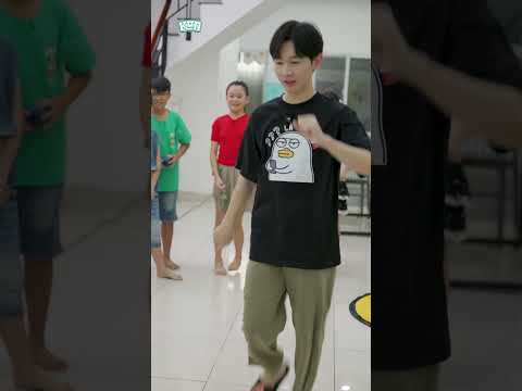 Trò chơi balling với giải thưởng là 1 thùng xúc xích mì Kun thumbnail