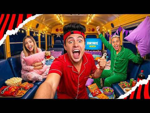 FIZEMOS UMA NOITE NO PIJAMA NO ÔNIBUS ESCOLAR! thumbnail