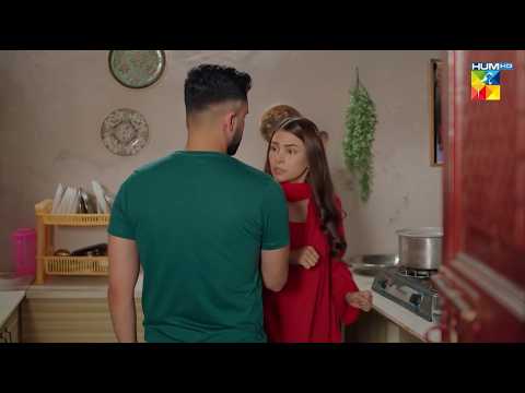 Manal Ko Kitchen Mein Akela Dekh Kar Hath Pakar Lia...! Musafat - HUM TV thumbnail