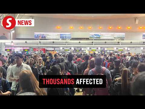 Thousands stranded as immigration system crashes for second time this year thumbnail