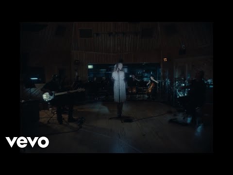 Ariana Grande - intro (end of the world) (live version) thumbnail