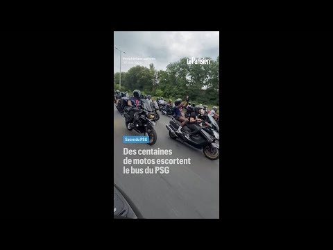 Sacre du PSG : des centaines de motos escortent le bus des joueurs thumbnail