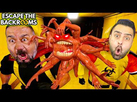 TEK AĞZI 10 ELİ VAR! GİZEMLİ YARATIK! ÜMİDİ İLE ESCAPE THE BACKROOMS OYNUYORUZ bölüm 3 thumbnail