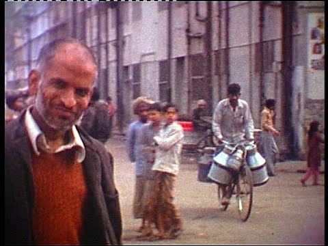 INDIA, wonderful (New) DELHI in  1976 thumbnail