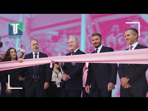 David Beckham muestra su emoción durante la inauguración del Nu Stadiu del Inter Miami thumbnail