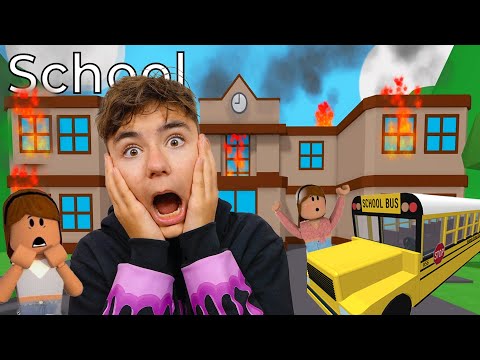 JE DOIS M'ÉCHAPPER DE L'ÉCOLE EN FEU !!! (Escape School on Fire Obby) thumbnail