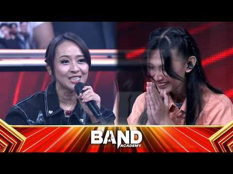Badan Boleh Kecil, Tapi Permainan Drummer Bunga “Nosca” Wow Banget! | Band Academy thumbnail