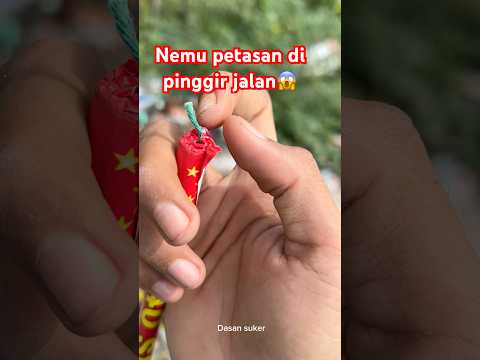 Nemu Petasan Berjejer di Pinggir Jalan 😳 #nemubarang #nemumainan #nemupetasan #hiburan thumbnail