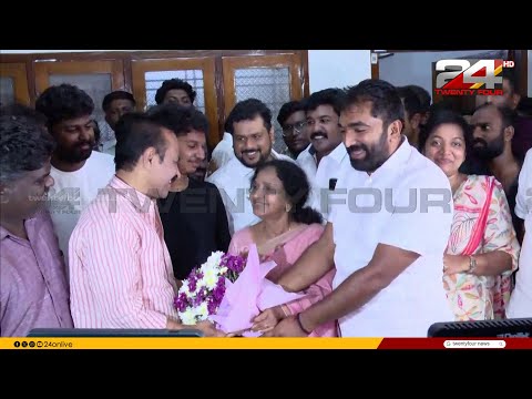 തിരുവനന്തപുരത്തെ ചാണ്ടി ഉമ്മന്റെ വസതിയിലെത്തി വി ഡി സതീശൻ thumbnail
