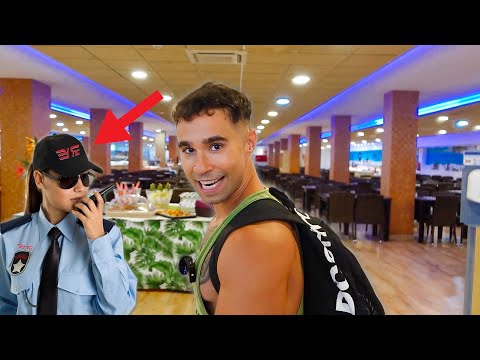 NOS COLAMOS EN UN RESTAURANTE MIENTRAS ESTÁ CERRADO thumbnail