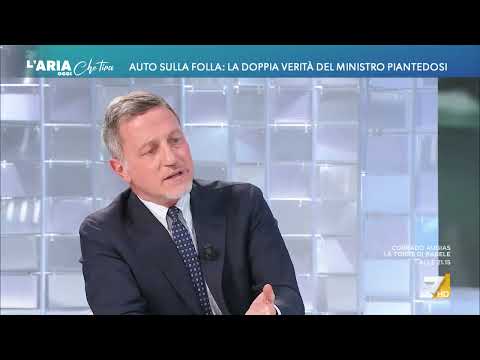 Strage di Modena, Massimo Giannini se la prende con Salvini: "Trovo miserabile speculare ... thumbnail