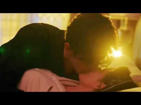 💟The girl sneaked into the CEO's bed and undressed him, but was instead pinned down and kissed. thumbnail