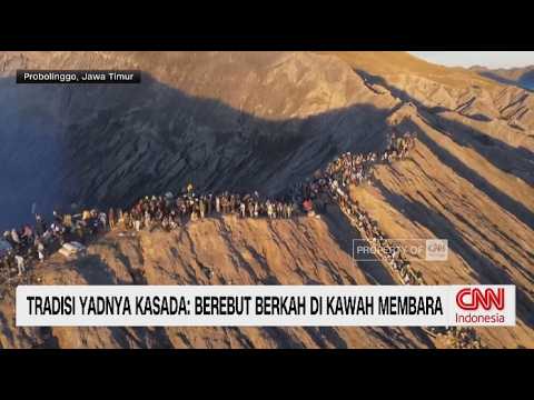 Tradisi Yadnya Kasada: Berebut Berkah di Kawah Membara thumbnail
