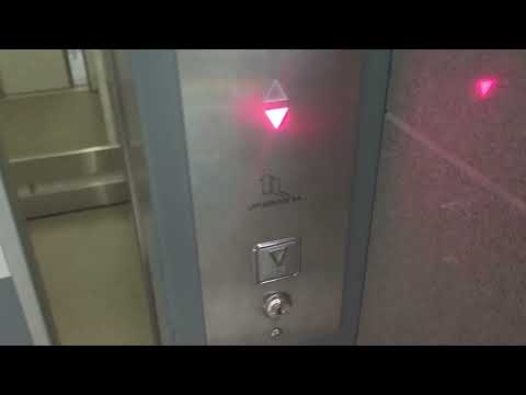 Poland, Białystok, Wyższa Szkoła Ekonomiczna, LIFT SERVICE S.A elevator thumbnail