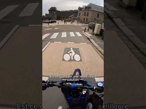 Où sont les capteurs de feu ? #50cc #moto #automobile #50ccmotor #roadrage #bikelife #ville #humour thumbnail