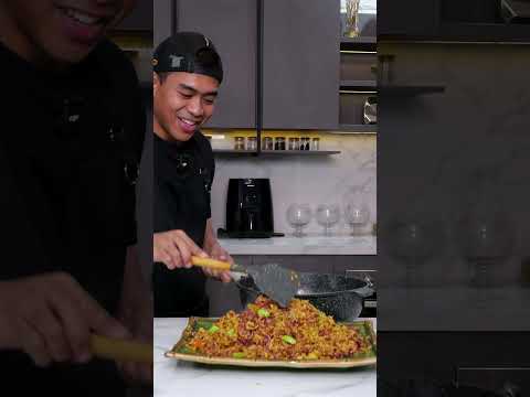 Mukbang nasi goreng beef bacon pake bulu babi, minumnya root beer thumbnail