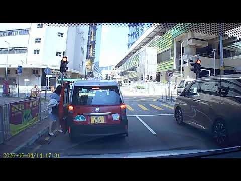 車CAM直擊 - DC9 你咩玩法先？落完客門都唔關就衝燈走 thumbnail