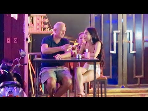 Cambodia Night Scenes - Vlog 393 thumbnail