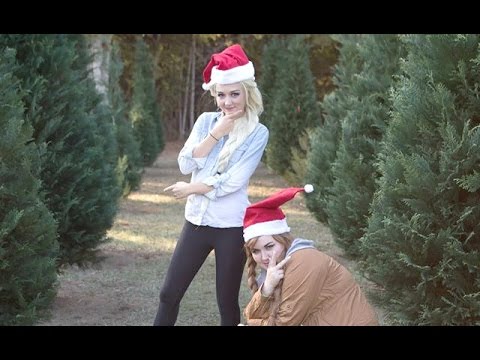 Anna and Elsa - CHRISTMAS TREE SHOPPING thumbnail