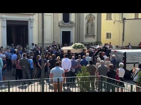 Maldive, folla per i funerali di Muriel Oddenino nel Torinese thumbnail