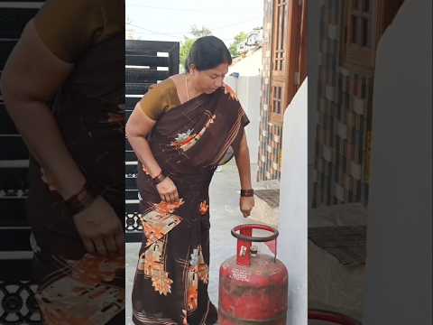 Full video click here ?? #comedy #funny #gas #cylinder #viralvideo thumbnail