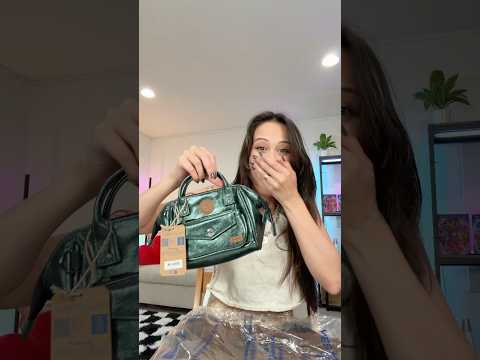 WAT ZIT ER IN? thumbnail
