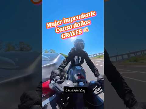 Mujer conduce muy mal automóbile #automobile #moto #motos #humor thumbnail