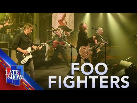 "This Is A Call / Everlong" - Foo Fighters (LIVE on The Late Show) thumbnail
