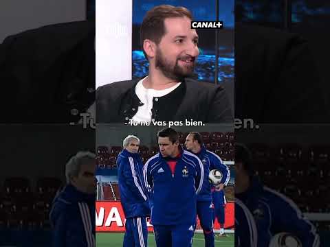 Mourad Winter et Benjamin Tranié cliquent sur "Le Bus : les Bleus en grève" - CANAL+ thumbnail