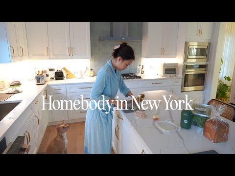 Homebody in New York | Hungry 24/7 and eating at all hours of the day because I can't fix my jet lag thumbnail