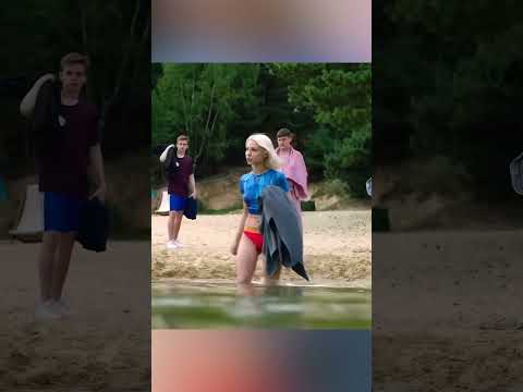 😱👙 الفتاة العمياء انتقمت من أختها بطريقة صادمة! 📸🔥 thumbnail