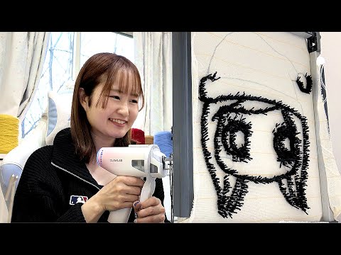 Back doing art... I tried RUG TUFTING at home for the first time! | お家でラグ・タフティングしてみた結果…！ thumbnail