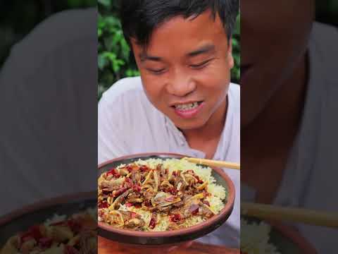 Dazhuang has never guessed correctly even once in this two-on-one duel. #mukbang #food thumbnail