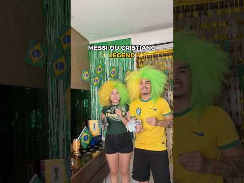ABRINDO FIGURINHAS ATÉ ACHAR O MESSI OU CRISTIANO LEGEND! thumbnail
