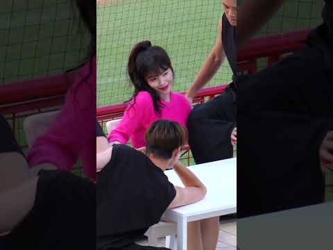 多慧想摸兩圈 但是三缺一呀 李多慧中場表演 @le_dahye#이다혜#李多慧#cheerleaders thumbnail