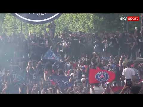 PSG, la festa a Parigi dopo la vittoria della Champions League thumbnail