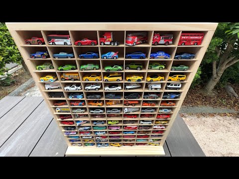 105 miniature cars and a building-style miniature car storage case thumbnail