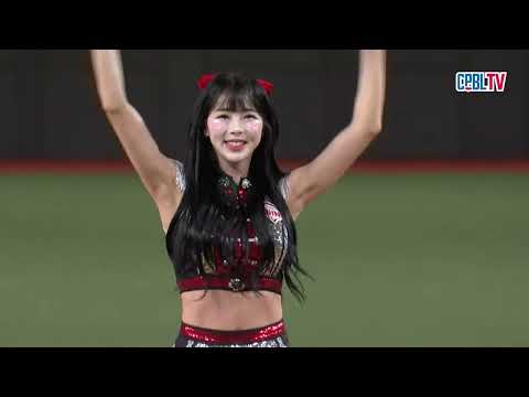 05/27 富邦 VS 味全 賽前，味全邀請到LG TWINS啦啦隊長車榮玹及贊助商威德的小代表Kristen擔任開球搭檔 thumbnail
