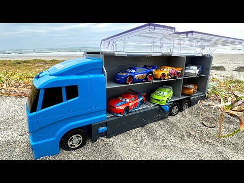 Cleaning Convoy & Tayo Carry Case. Find 48 types of miniature cars. thumbnail