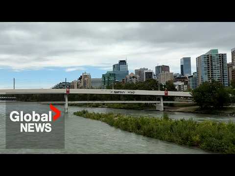 Officials monitoring Alberta flood risk, public being asked to steer clear thumbnail