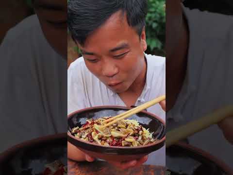 Dazhuang's strength is full, but his intelligence is negative. #mukbang #food thumbnail