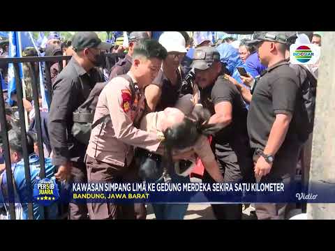 Para Bobotoh Iring-Iringan Merayap Dari Simpang Lima Menuju Gedung Merdeka! | Pawai Per5ib Juara thumbnail
