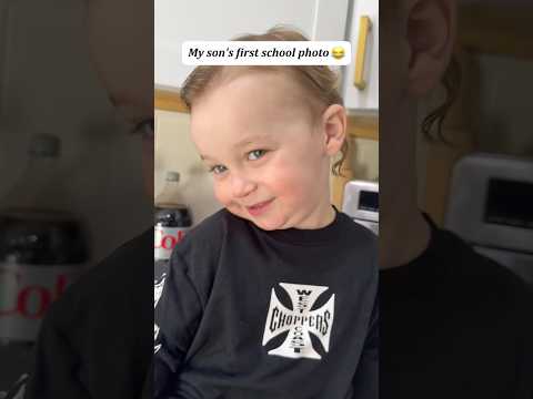 Kids’ first school photo: Expectation vs reality 😂📸#FirstSchoolPhoto#KidsFirstPhoto #FunnyKids thumbnail