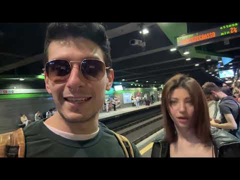 BLATTE, CIBO, RISATE, PAURA E DELIRIO A NAPOLI !! thumbnail