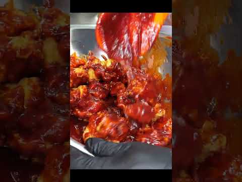 한번 먹으면 또 올수밖에 없다는 전설의 치킨집 thumbnail