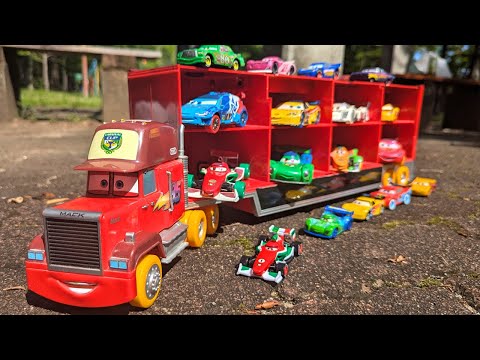 Disney Cars ☆ Retro Mac Trailer. Small Tomica Transformation thumbnail